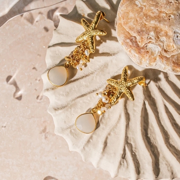 🔹 Piper k🔹Gold Starfish Freshwater Pearl Cluster Glass Stone Dangle Earrings ✨ - Picture 10 of 10